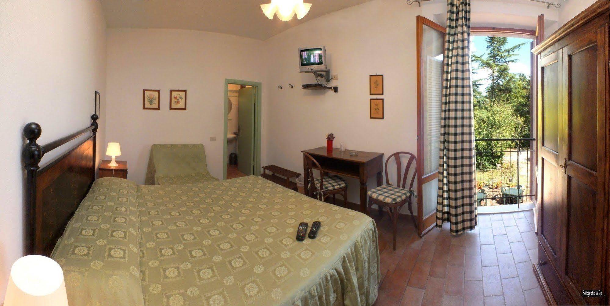 Albergo Ristorante Da Vestro Monticiano Luaran gambar