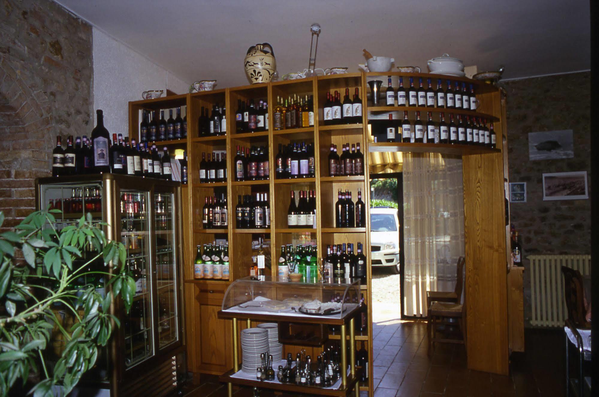 Albergo Ristorante Da Vestro Monticiano Luaran gambar